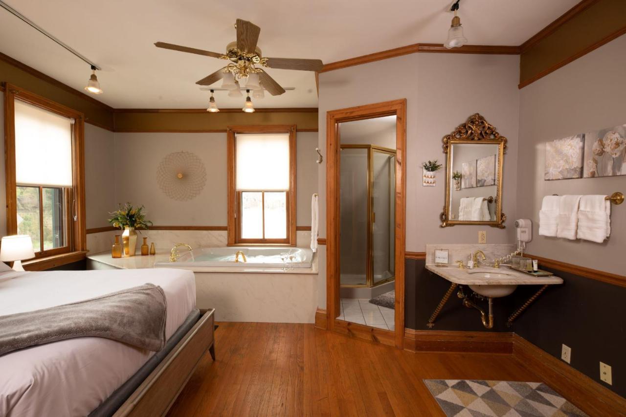 Riverboat Suites Галена Экстерьер фото