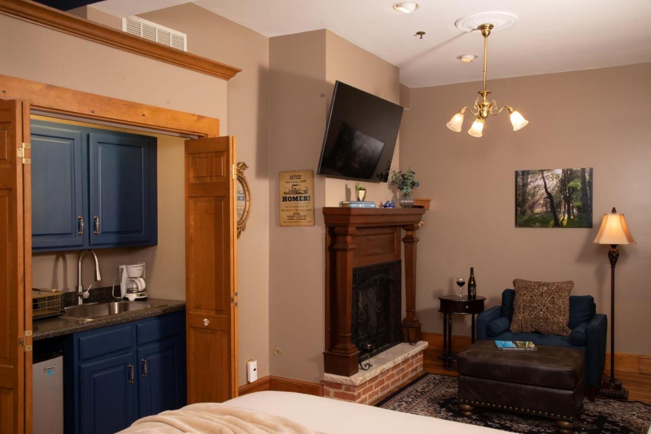 Riverboat Suites Галена Экстерьер фото