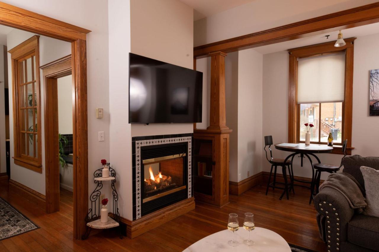 Riverboat Suites Галена Экстерьер фото