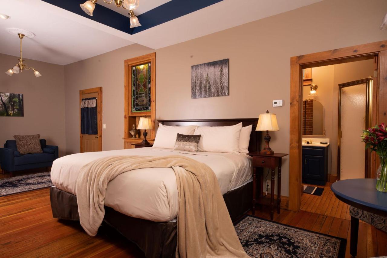 Riverboat Suites Галена Экстерьер фото