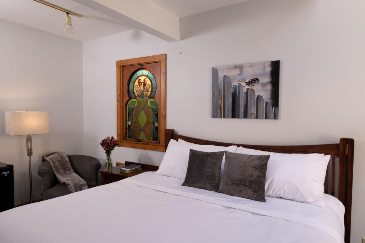 Riverboat Suites Галена Экстерьер фото