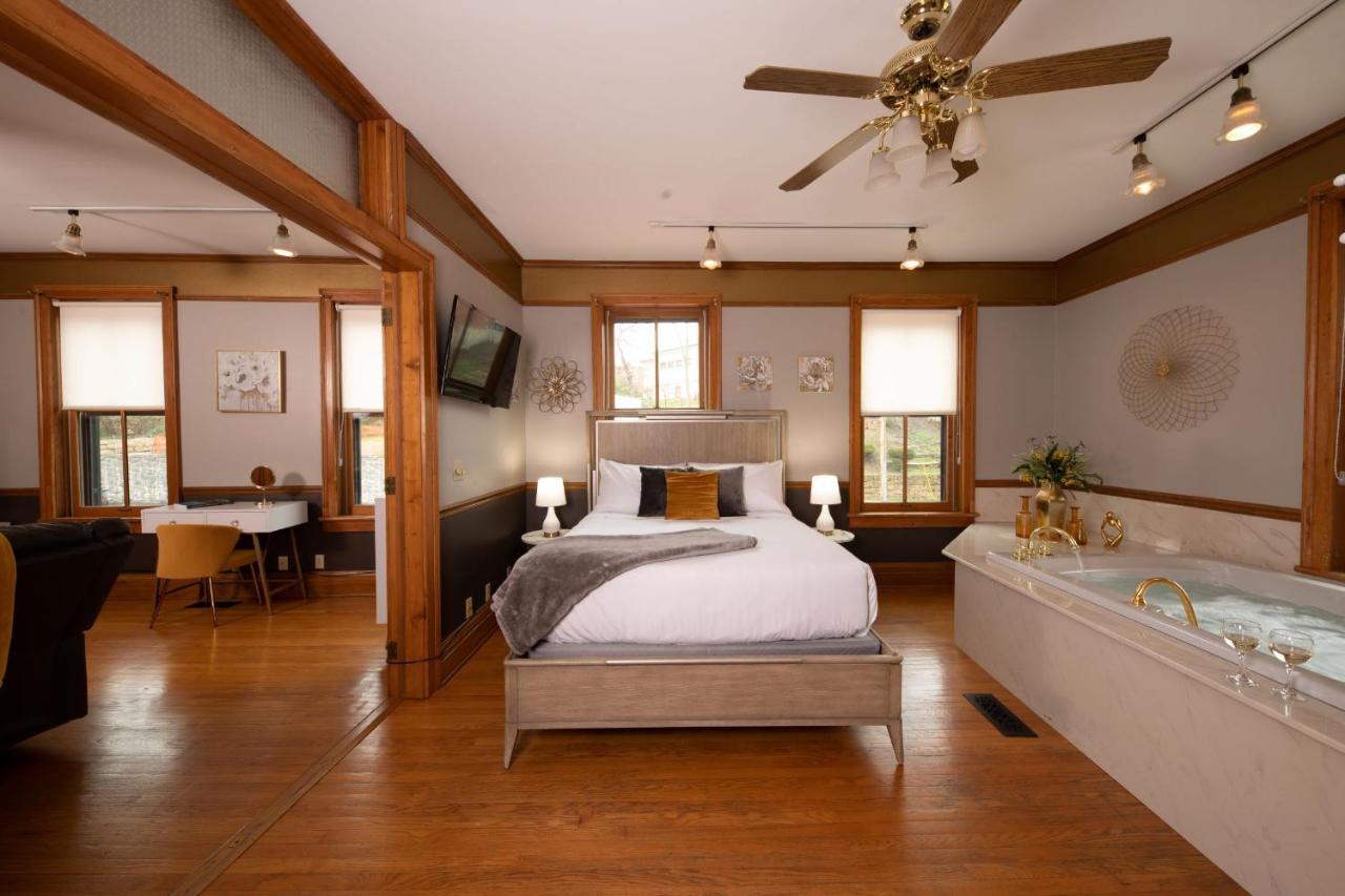 Riverboat Suites Галена Экстерьер фото