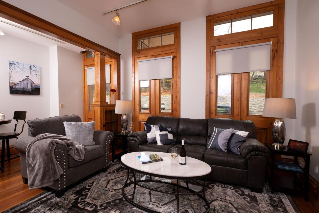 Riverboat Suites Галена Экстерьер фото