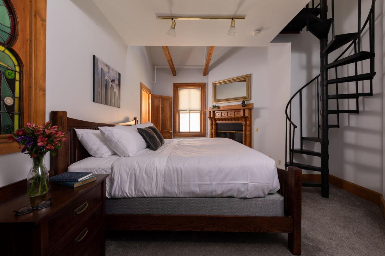 Riverboat Suites Галена Экстерьер фото
