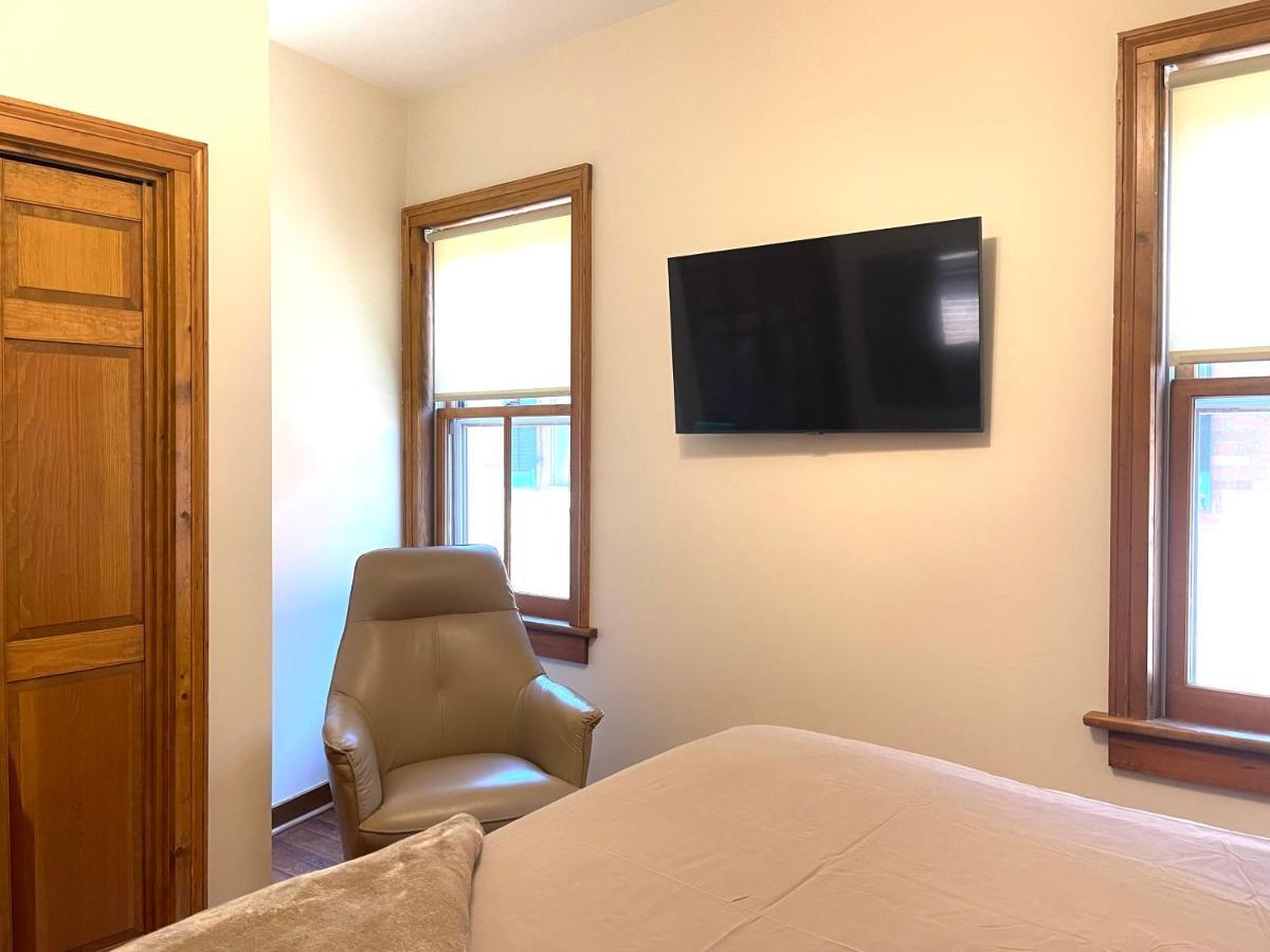 Riverboat Suites Галена Экстерьер фото