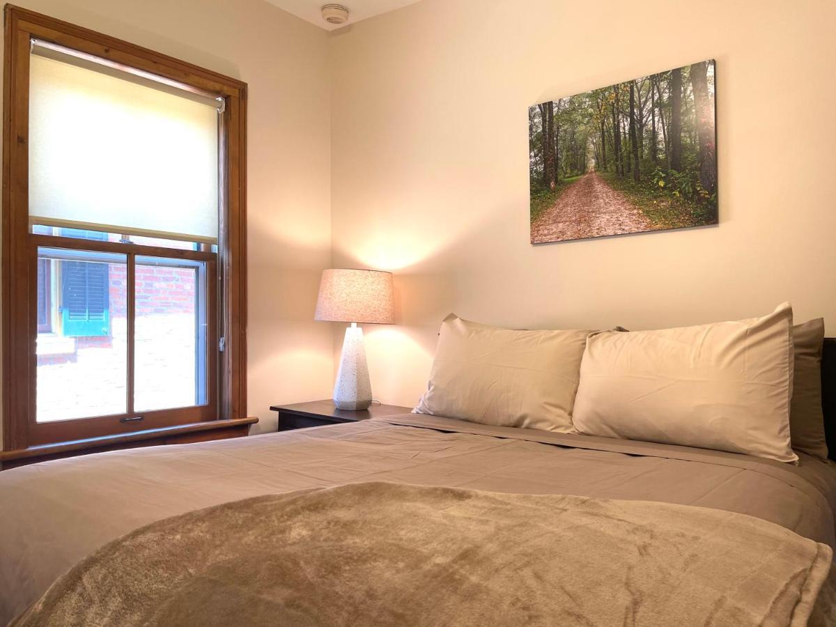 Riverboat Suites Галена Экстерьер фото