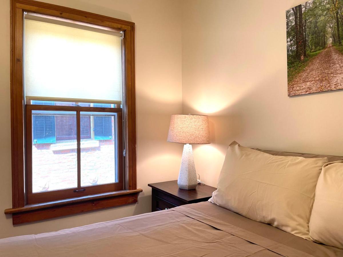 Riverboat Suites Галена Экстерьер фото