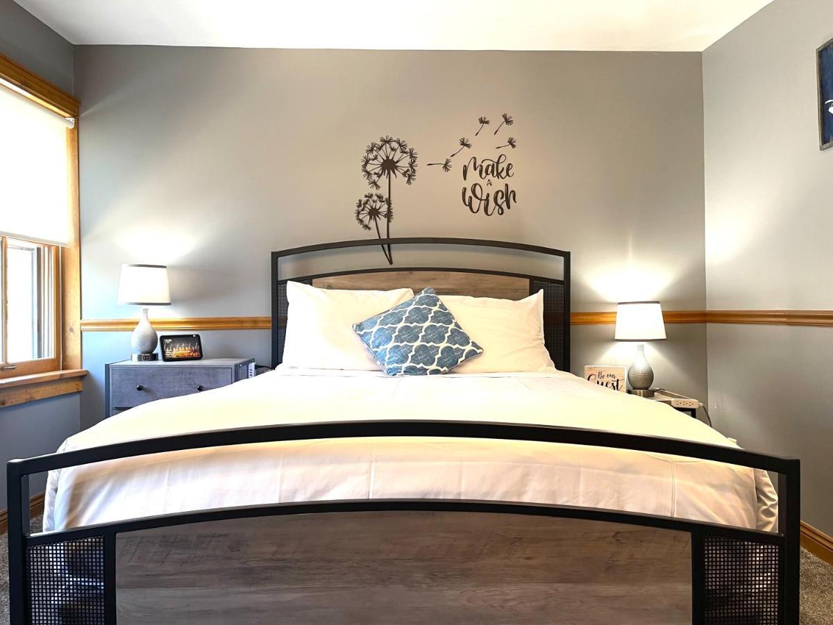 Riverboat Suites Галена Экстерьер фото