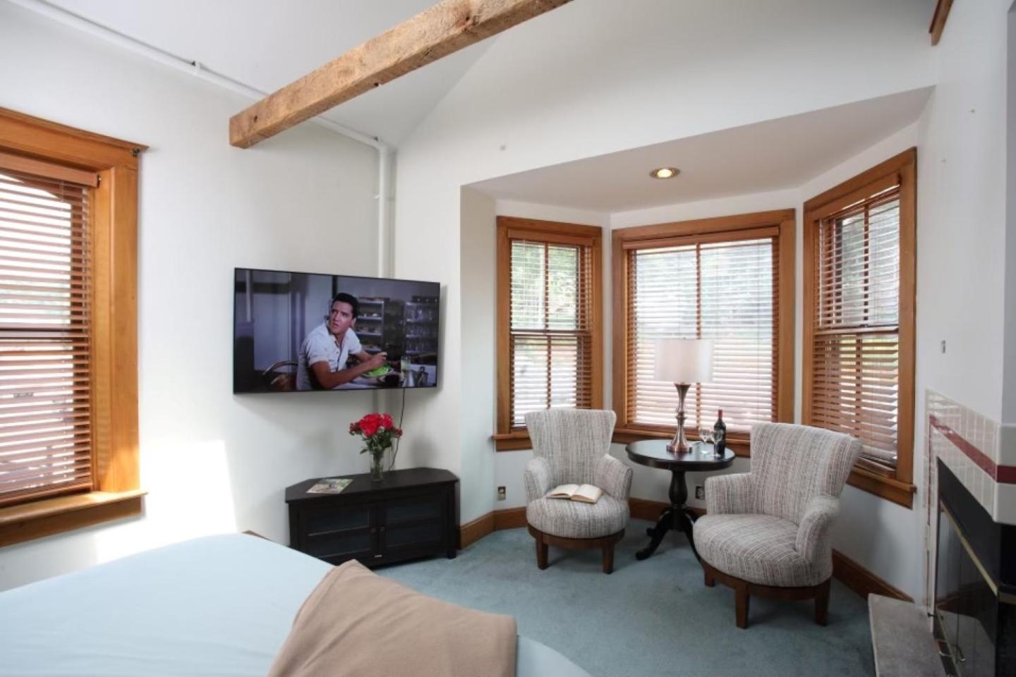 Riverboat Suites Галена Экстерьер фото
